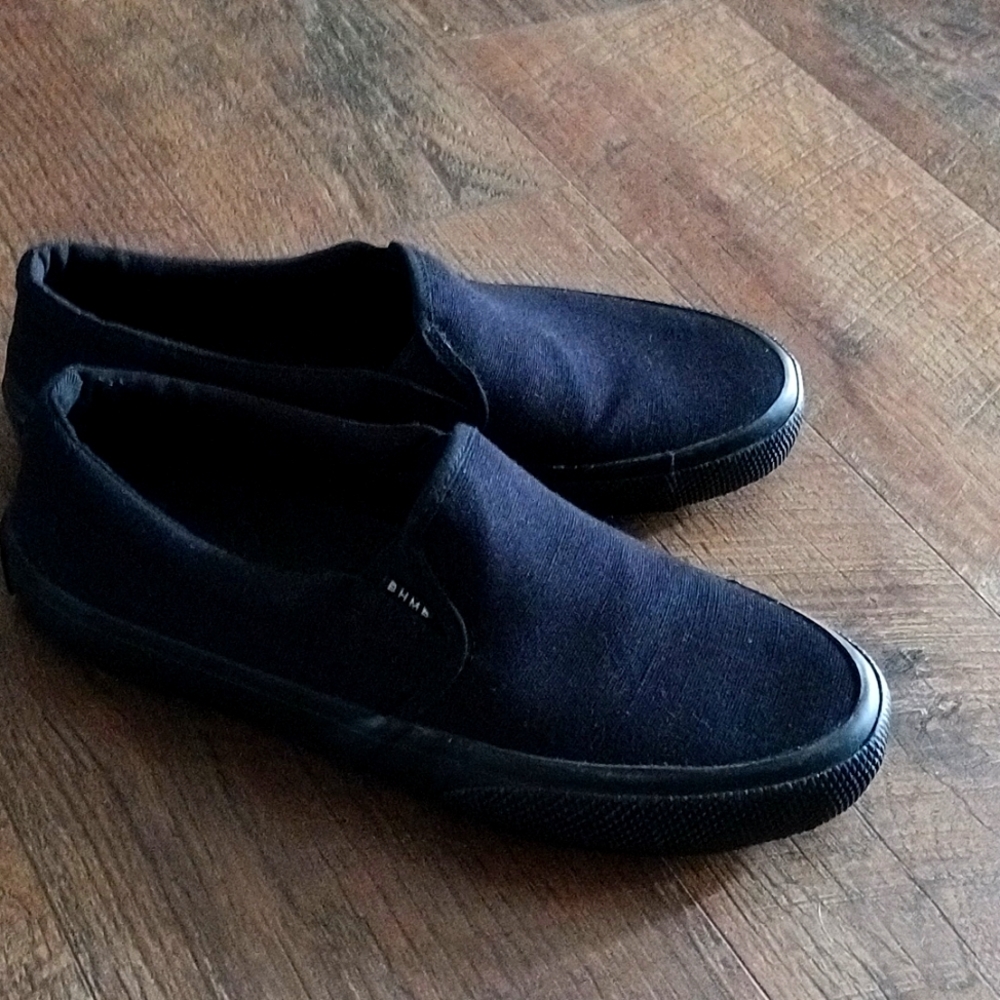 LBhmp Bohempia Black slip ons